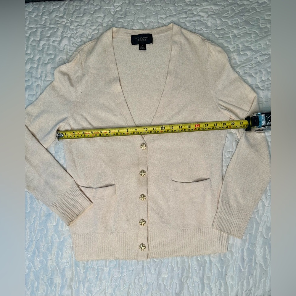 St. John Caviar Vintage Beige Knit Cardigan Gold Floral Buttons Classic Luxury M - Picture 10 of 12